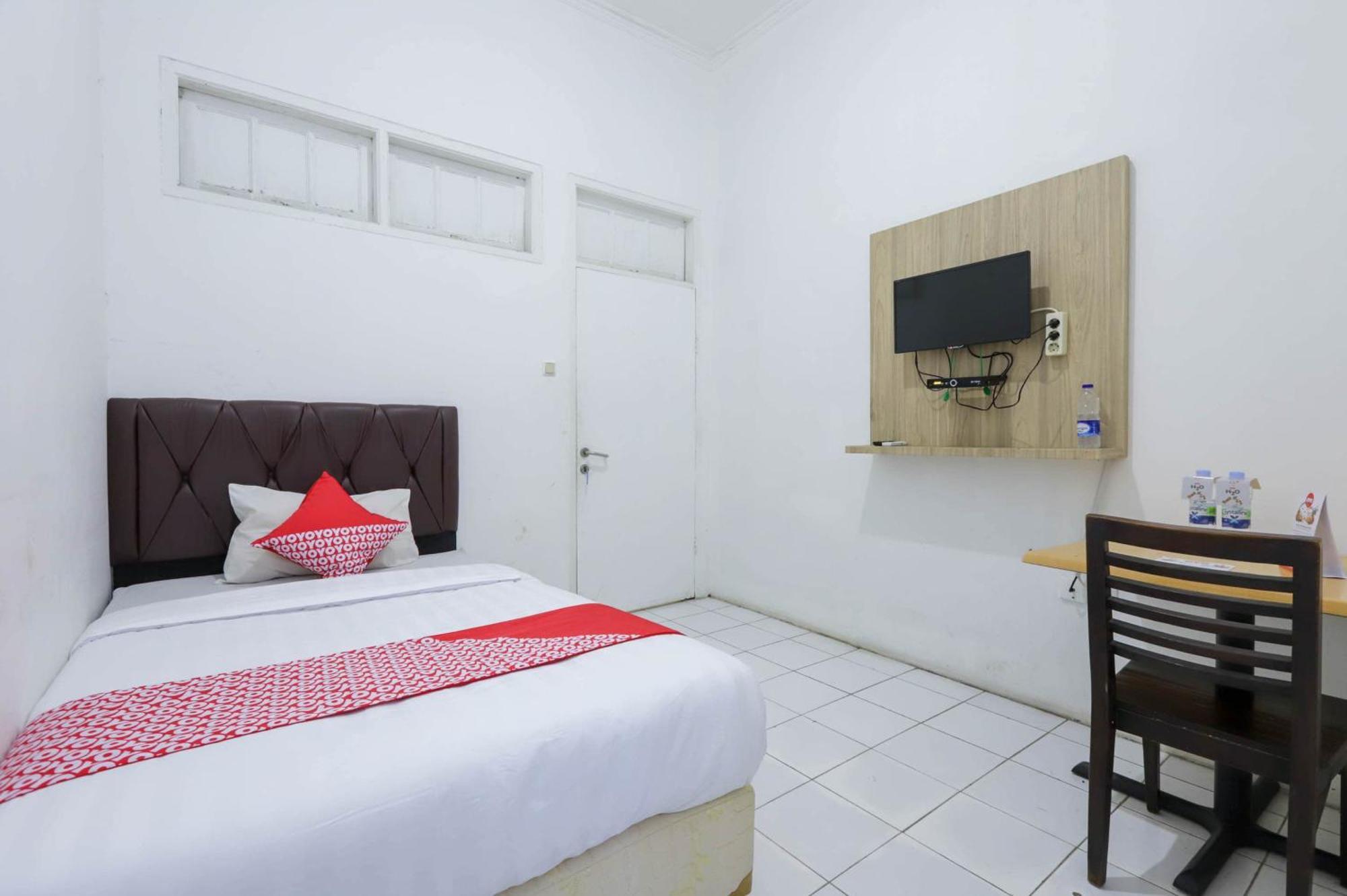 Oyo 1111 Pasar Baru Inn Jakarta Exterior foto