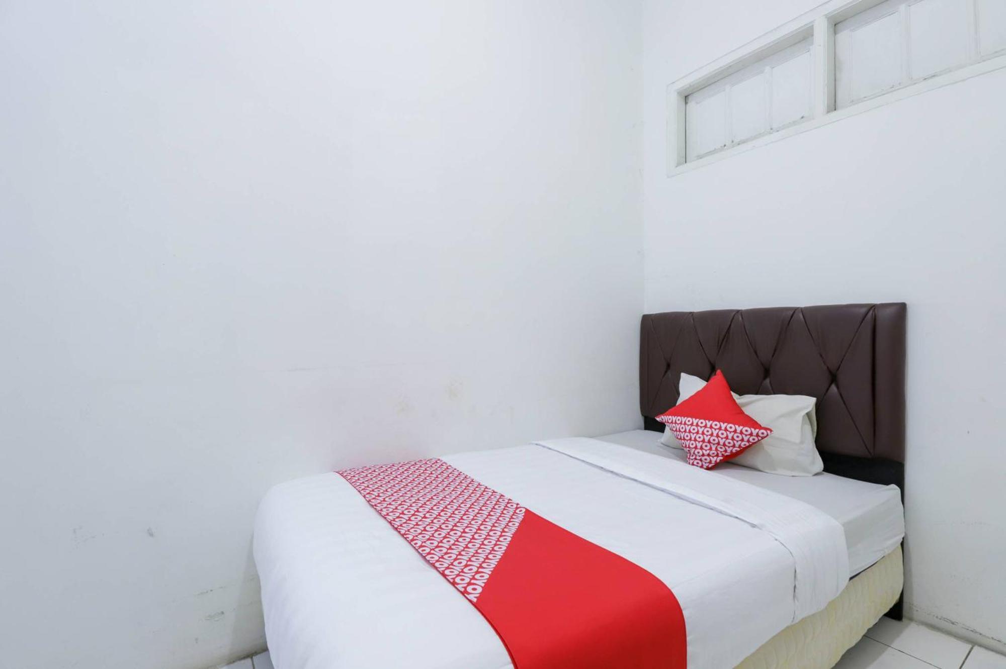 Oyo 1111 Pasar Baru Inn Jakarta Exterior foto
