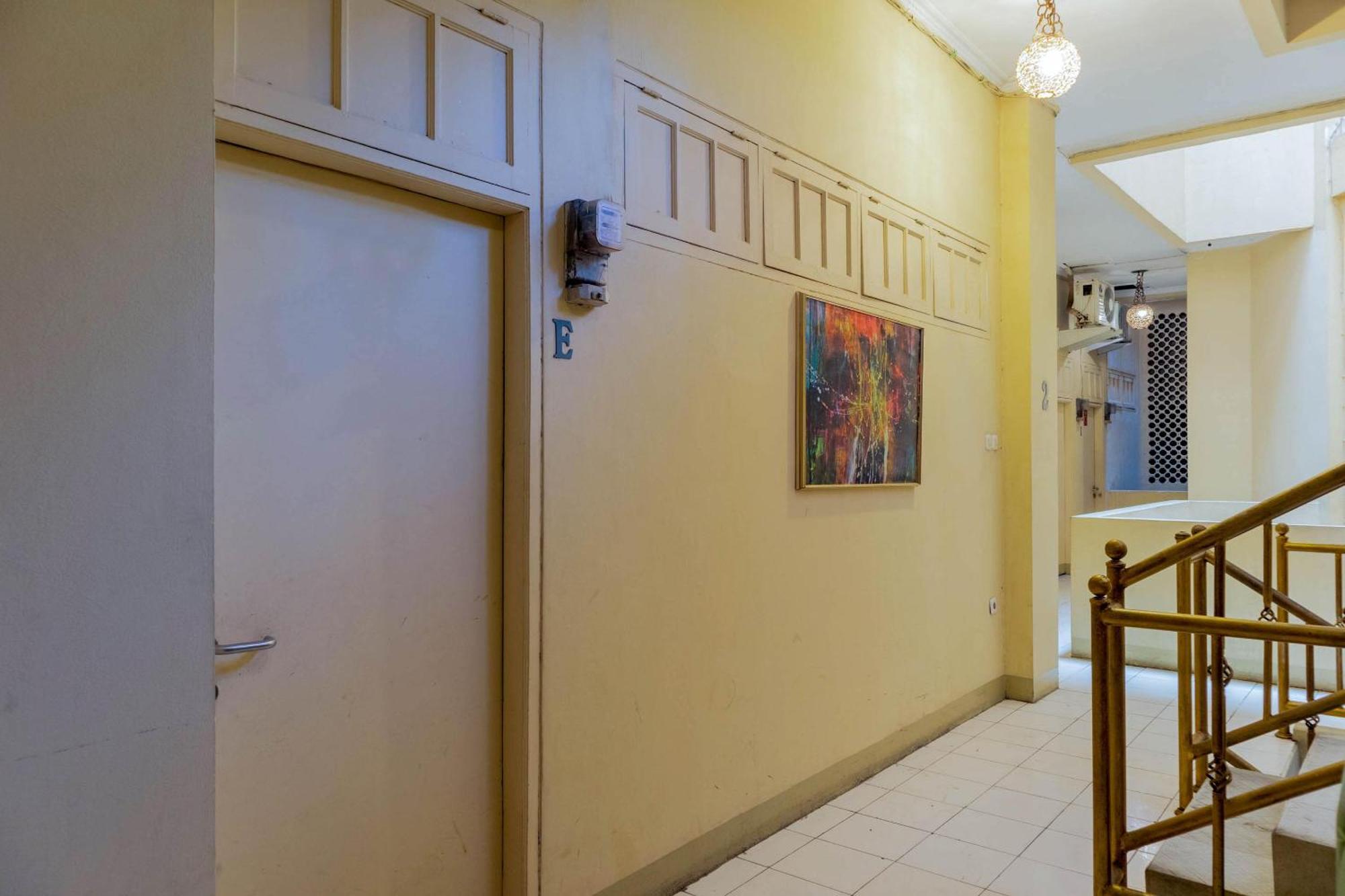 Oyo 1111 Pasar Baru Inn Jakarta Exterior foto