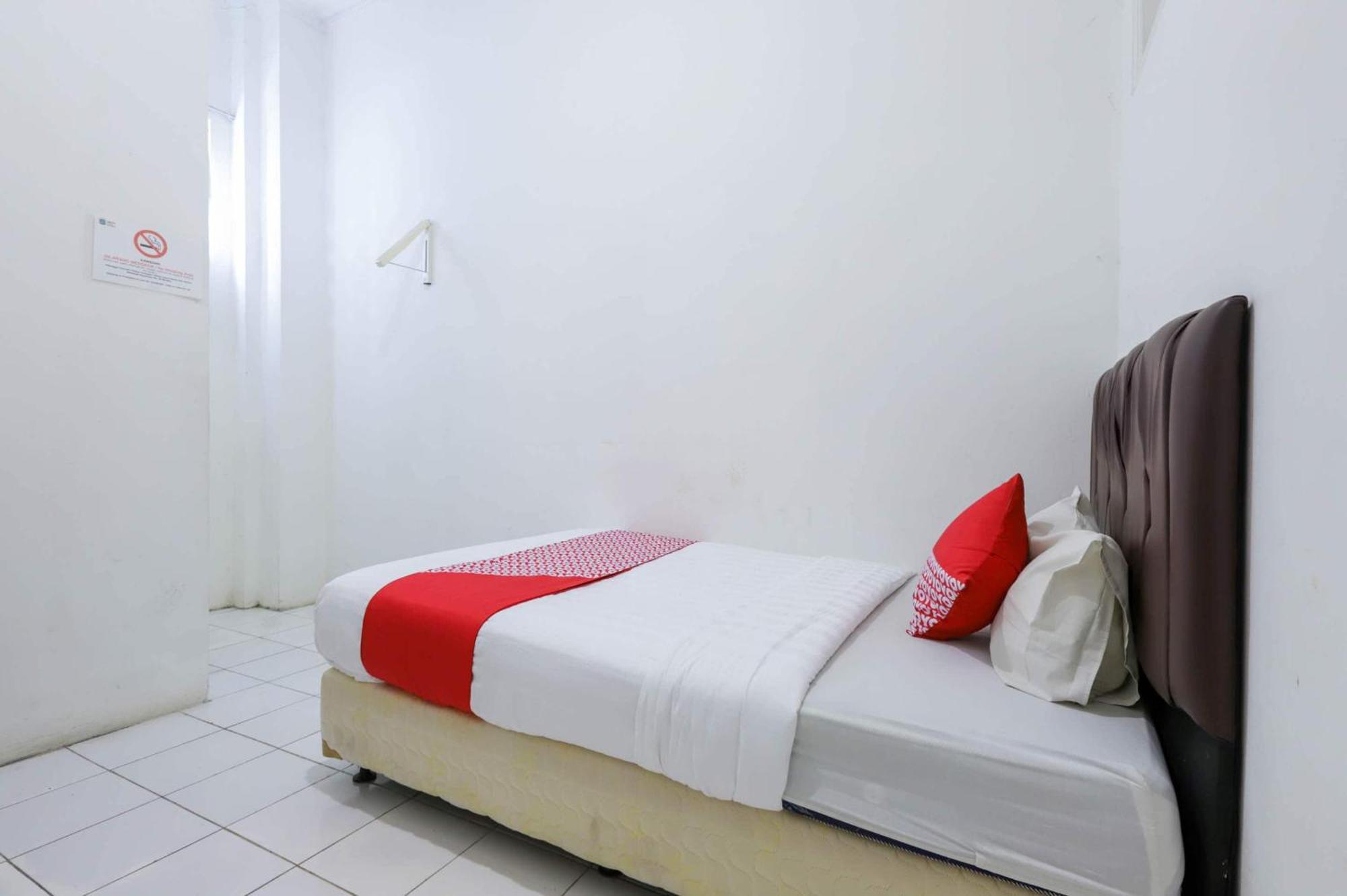 Oyo 1111 Pasar Baru Inn Jakarta Exterior foto